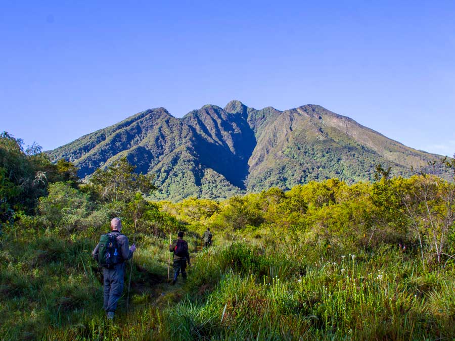 mountain-hiking-experiences